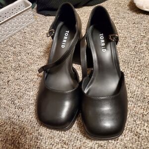 NWOT Torrid chunky high heels